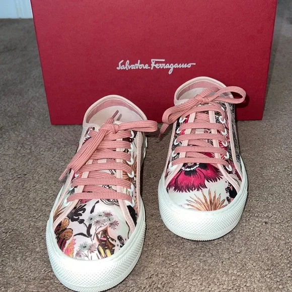 Only worn once. Great condition as well the box Women main image 4